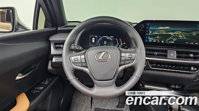 Lexus UX300h 2.0 2WD 2026 — фото 13