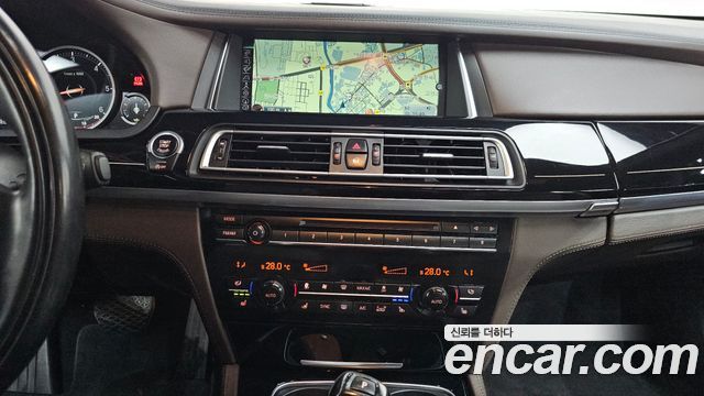 BMW 7 Series (F01) 750Ld xDrive Individual 2015 — фото 14