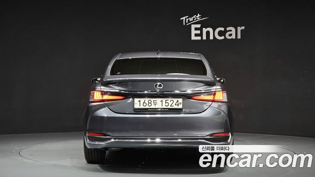 Lexus ES300h (VII) Luxury Plus 2023 — фото 4