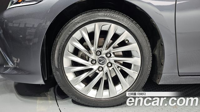Lexus ES300h (VII) Luxury Plus 2023 — фото 5