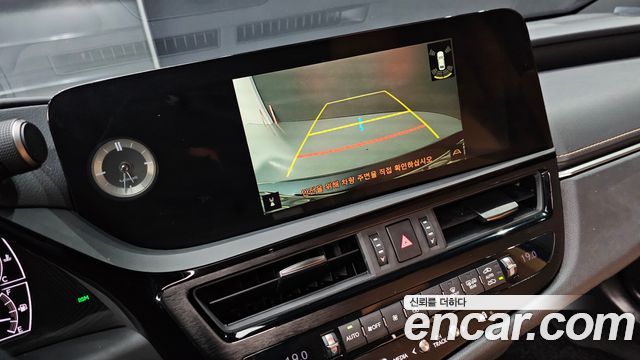 Lexus ES300h (VII) Luxury Plus 2023 — фото 15