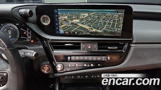 Lexus ES300h (VII) Luxury Plus 2023 — фото 18
