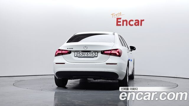 Mercedes-Benz A-Class (W177) A220 Sedan 2020 — фото 4