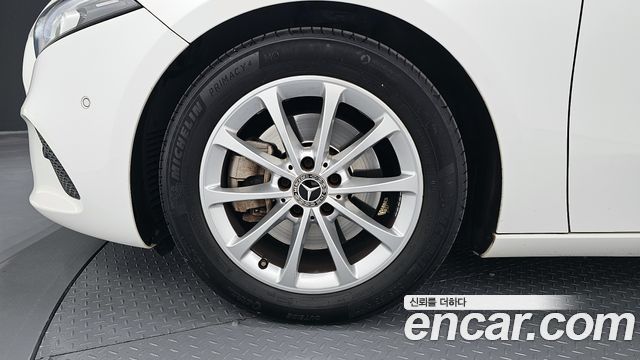 Mercedes-Benz A-Class (W177) A220 Sedan 2020 — фото 5