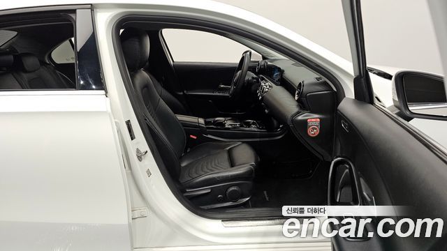 Mercedes-Benz A-Class (W177) A220 Sedan 2020 — фото 11