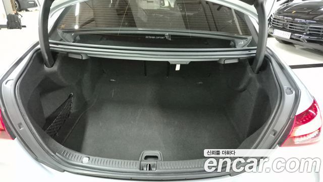 Mercedes-Benz E-Class (W213) E220d 4MATIC AMG Line 2023 — фото 6