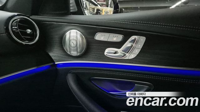 Mercedes-Benz E-Class (W213) E220d 4MATIC AMG Line 2023 — фото 21