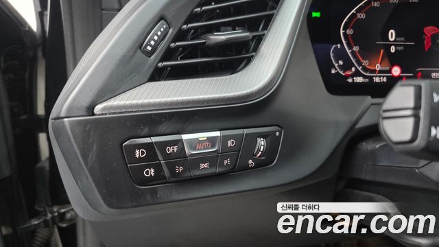 BMW 1 Series (F40) 120i M Sports 2023 — фото 18