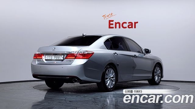 Honda Accord 2.4 9th 2015 — фото 2