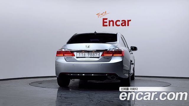 Honda Accord 2.4 9th 2015 — фото 4