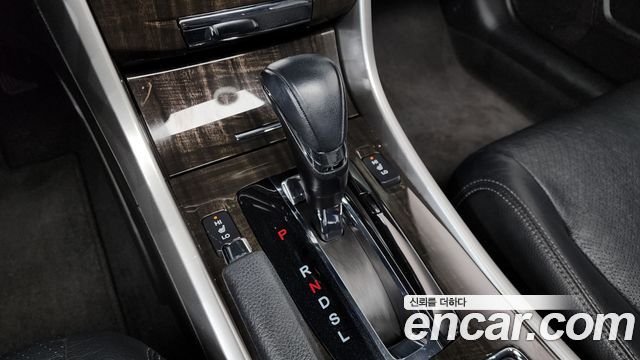 Honda Accord 2.4 9th 2015 — фото 9