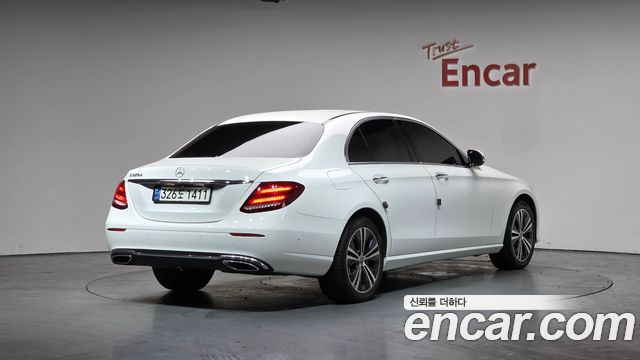 Mercedes-Benz E-Class (W213) E220d Avantgarde 2020 — фото 2
