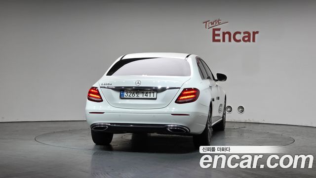 Mercedes-Benz E-Class (W213) E220d Avantgarde 2020 — фото 4
