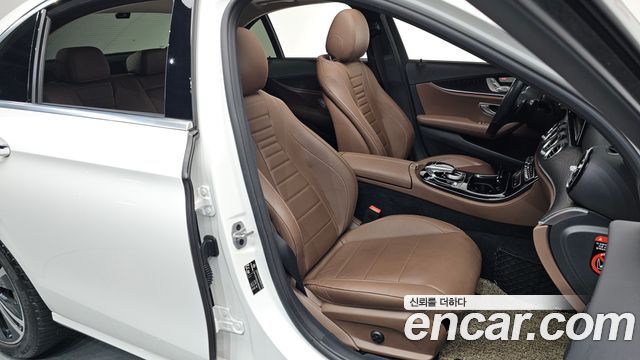Mercedes-Benz E-Class (W213) E220d Avantgarde 2020 — фото 10