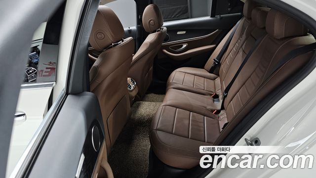 Mercedes-Benz E-Class (W213) E220d Avantgarde 2020 — фото 12