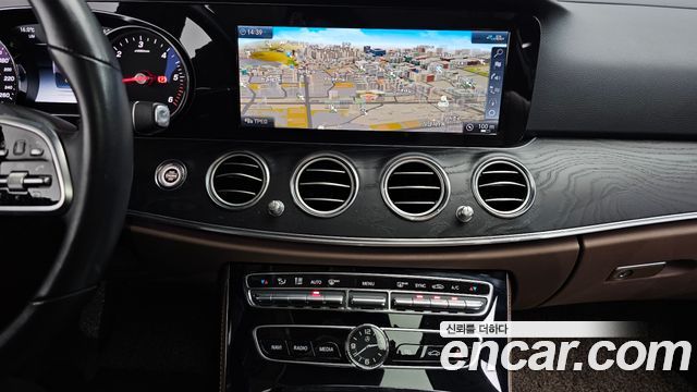 Mercedes-Benz E-Class (W213) E220d Avantgarde 2020 — фото 14