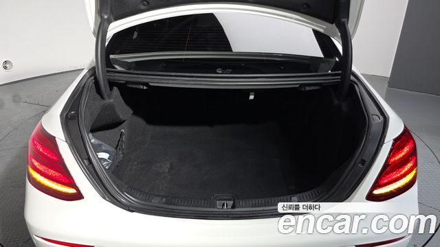Mercedes-Benz E-Class (W213) E220d Avantgarde 2020 — фото 20