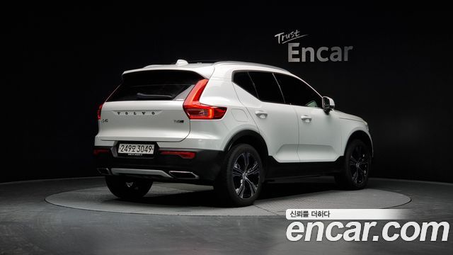 Volvo XC40 T4 Inscription 2020 — фото 2