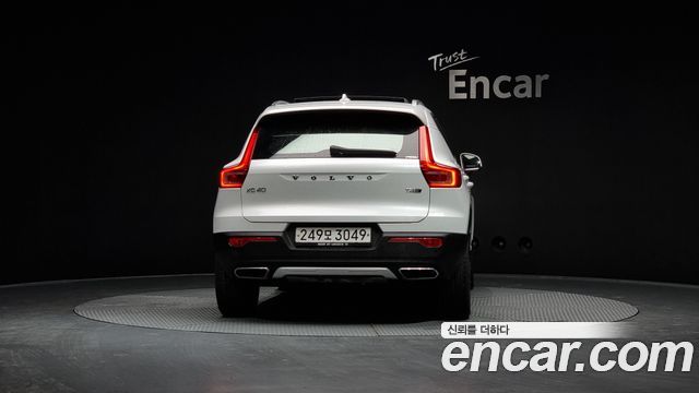 Volvo XC40 T4 Inscription 2020 — фото 4