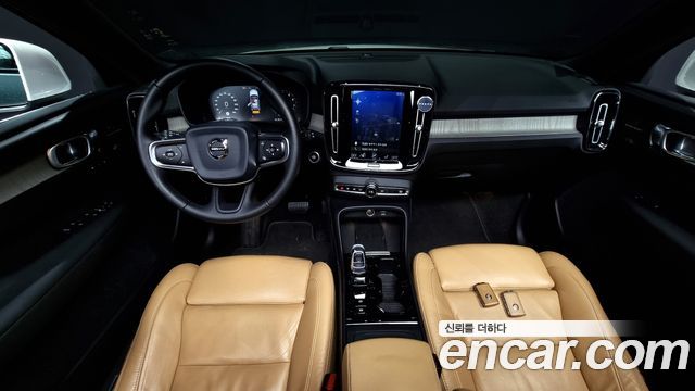 Volvo XC40 T4 Inscription 2020 — фото 7