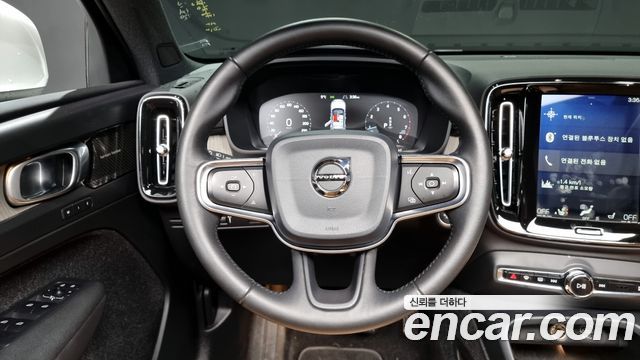 Volvo XC40 T4 Inscription 2020 — фото 13