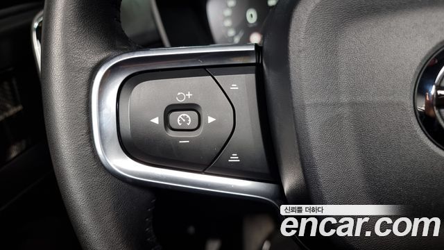 Volvo XC40 T4 Inscription 2020 — фото 17