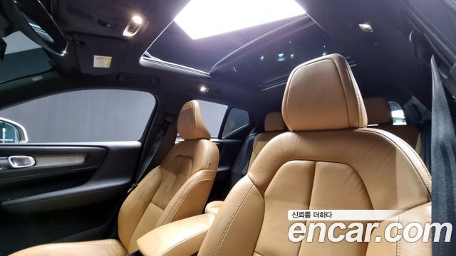 Volvo XC40 T4 Inscription 2020 — фото 18