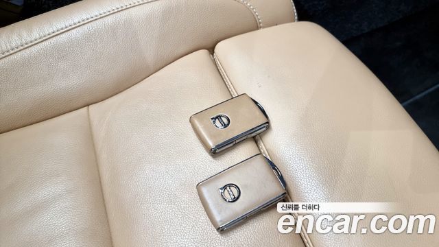 Volvo XC40 T4 Inscription 2020 — фото 19