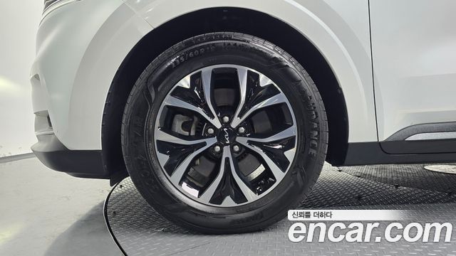 Kia Carnival (IV) Gasoline 9-Seater Prestige 2023 — фото 5