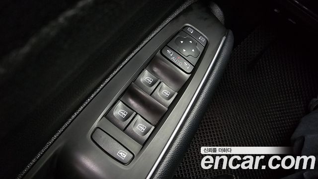 Renault Korea QM6 2.0 LPe LE Signature 2WD 2022 — фото 16