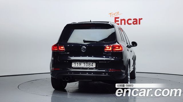 Volkswagen Tiguan 2.0 TDI R-Line 5N 2015 — фото 4