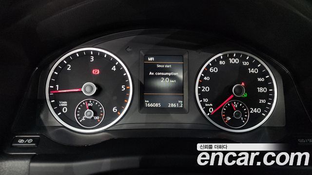 Volkswagen Tiguan 2.0 TDI R-Line 5N 2015 — фото 8