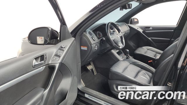 Volkswagen Tiguan 2.0 TDI R-Line 5N 2015 — фото 10
