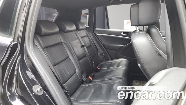 Volkswagen Tiguan 2.0 TDI R-Line 5N 2015 — фото 12