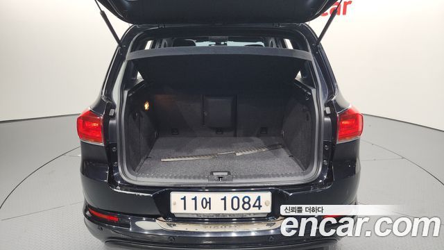 Volkswagen Tiguan 2.0 TDI R-Line 5N 2015 — фото 20