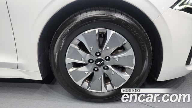 Kia K5 Hybrid (III) Trendy 2022 — фото 5