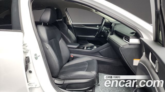 Kia K5 Hybrid (III) Trendy 2022 — фото 11
