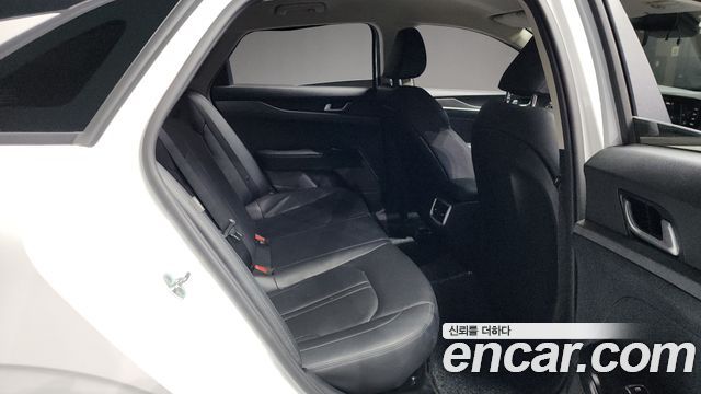 Kia K5 Hybrid (III) Trendy 2022 — фото 12