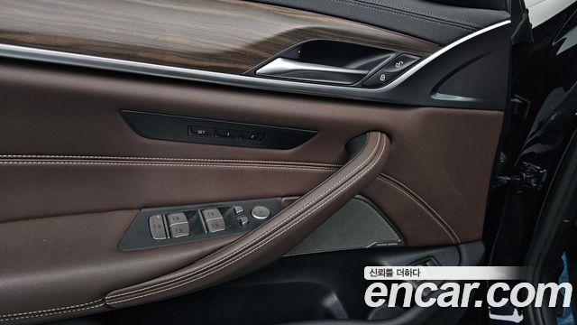 BMW 5 Series (G30) 530i M Sport Package 2021 — фото 18