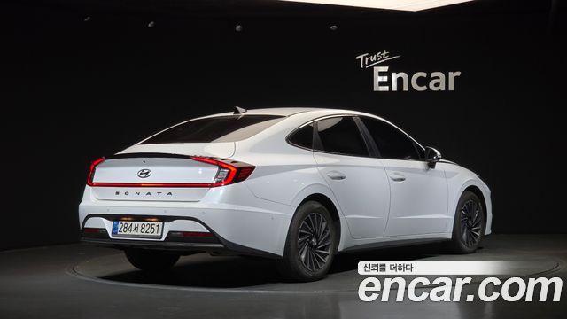 Hyundai Sonata Hybrid (DN8) Inspiration 2022 — фото 2