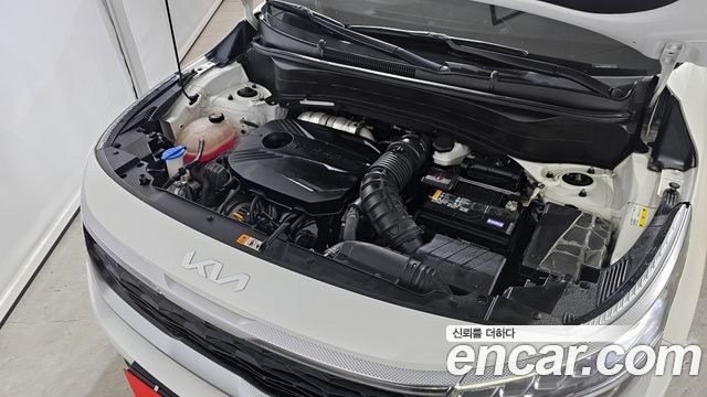 Kia Seltos Gasoline 1.6 Turbo 2WD Signature 2023 — фото 6