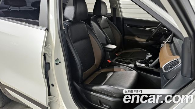 Kia Seltos Gasoline 1.6 Turbo 2WD Signature 2023 — фото 10