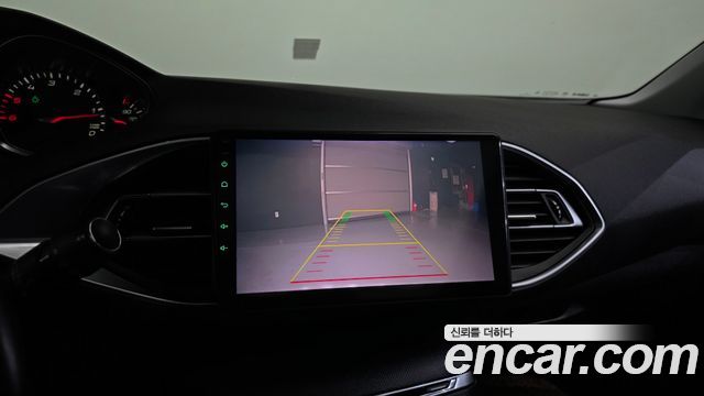 Peugeot 308 (II) 1.6 BlueHDi Allure 2015 — фото 19