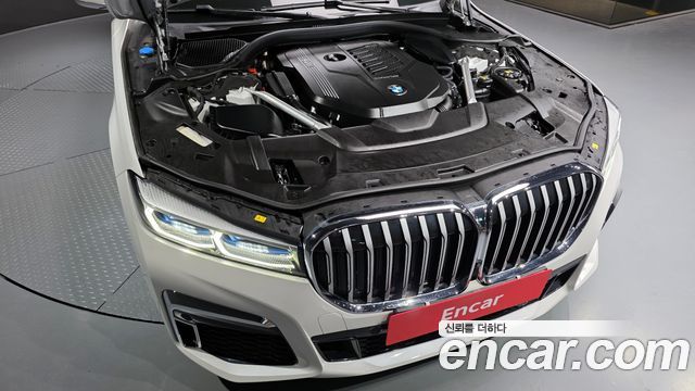 BMW 7 Series (G11) 740Li xDrive M Sport Package 2022 — фото 6
