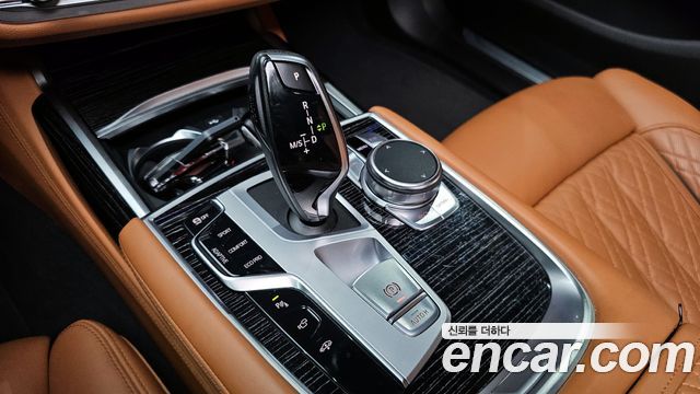 BMW 7 Series (G11) 740Li xDrive M Sport Package 2022 — фото 9