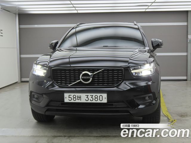 Volvo XC40 T4 R-Design 2019 — фото 2