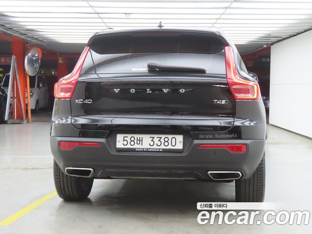 Volvo XC40 T4 R-Design 2019 — фото 3