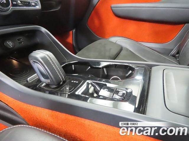 Volvo XC40 T4 R-Design 2019 — фото 15