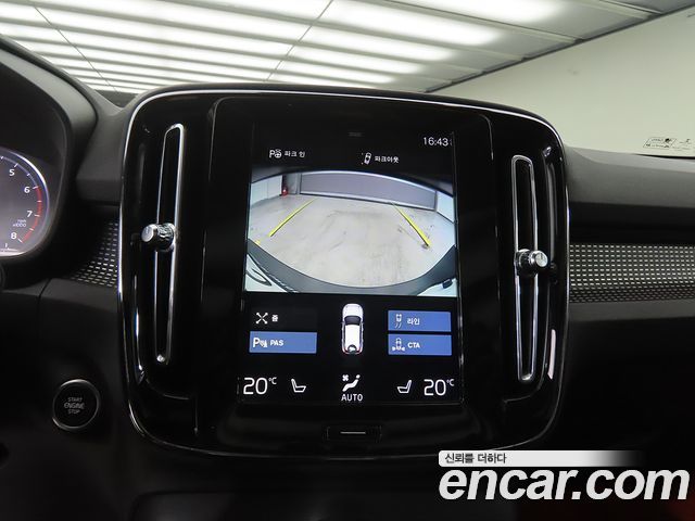 Volvo XC40 T4 R-Design 2019 — фото 18