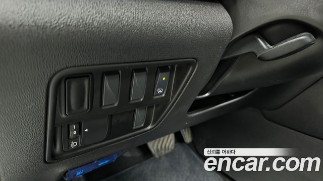 Renault Korea QM6 2.0 LPe LE Signature 2WD 2022 — фото 17